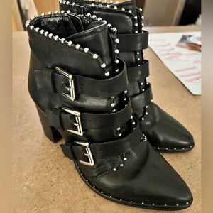 Steve Madden booties size 7